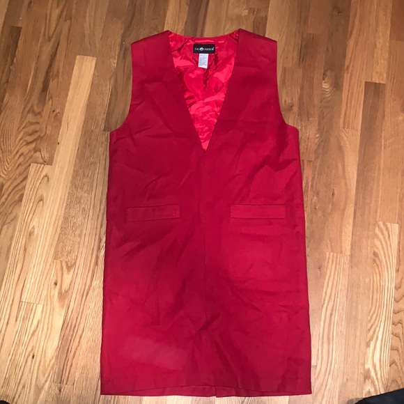 Sag Harbor Dresses & Skirts - Deep V neck dress with pockets